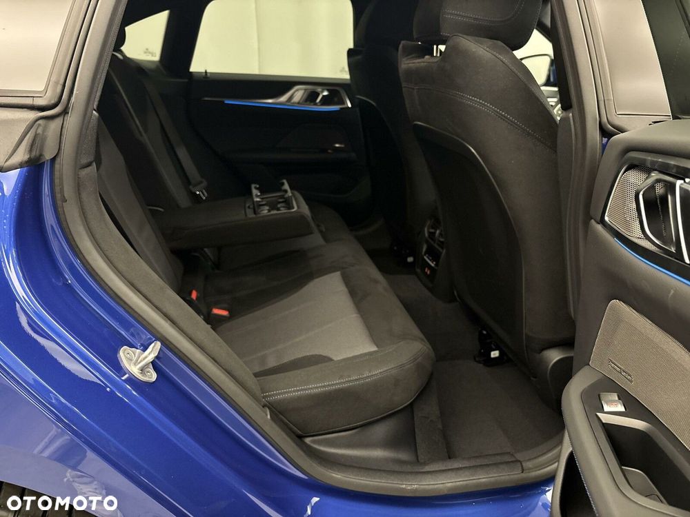 BMW i4 - 20