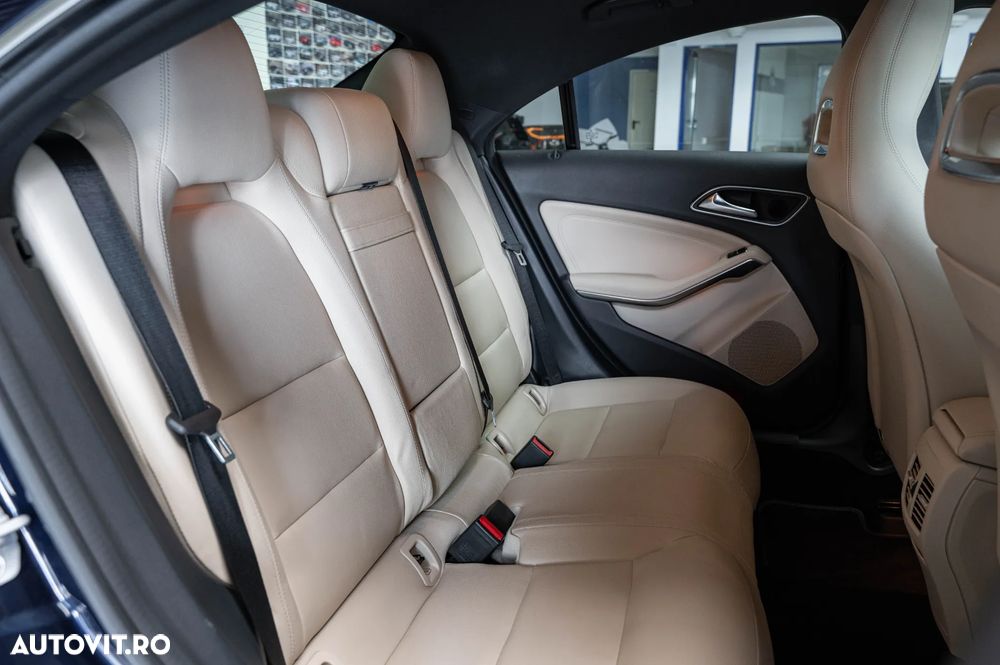 Mercedes-Benz CLA 220 d 4Matic 7G-DCT - 9
