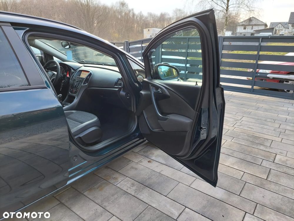 Opel Astra 1.4 Turbo Exklusiv - 28