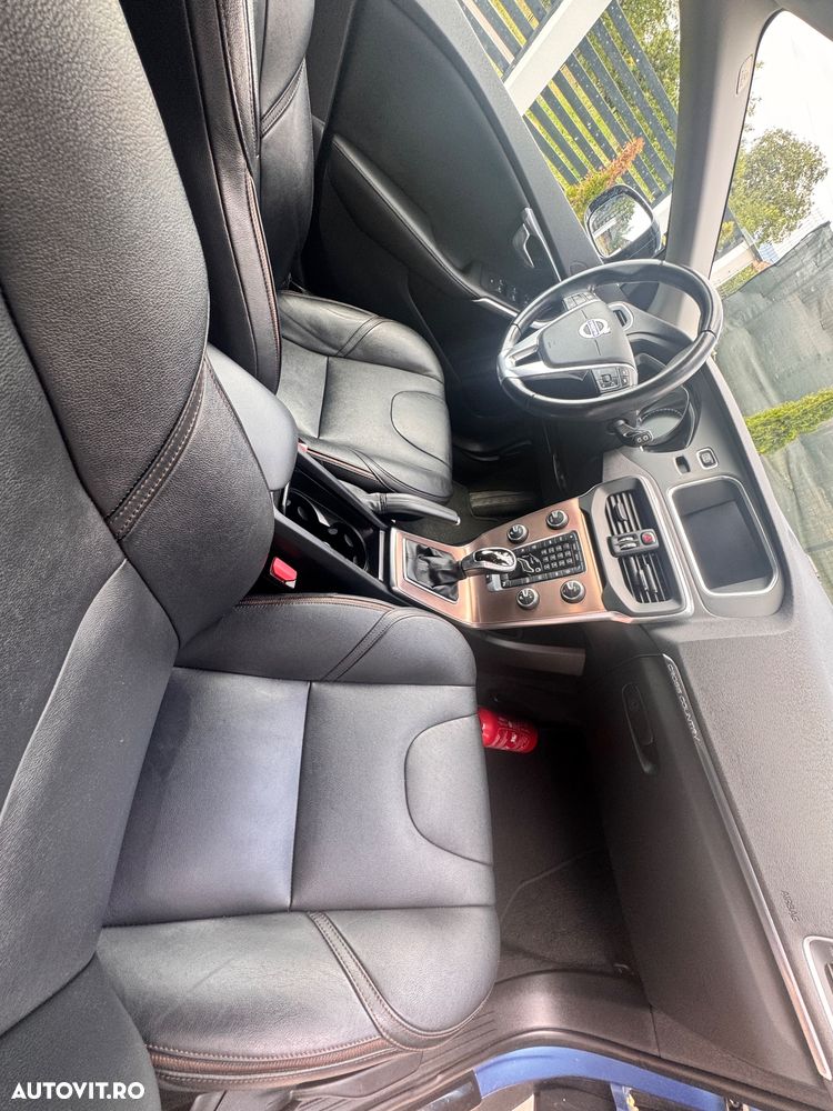 Volvo V40 D3 Aut Momentum - 12