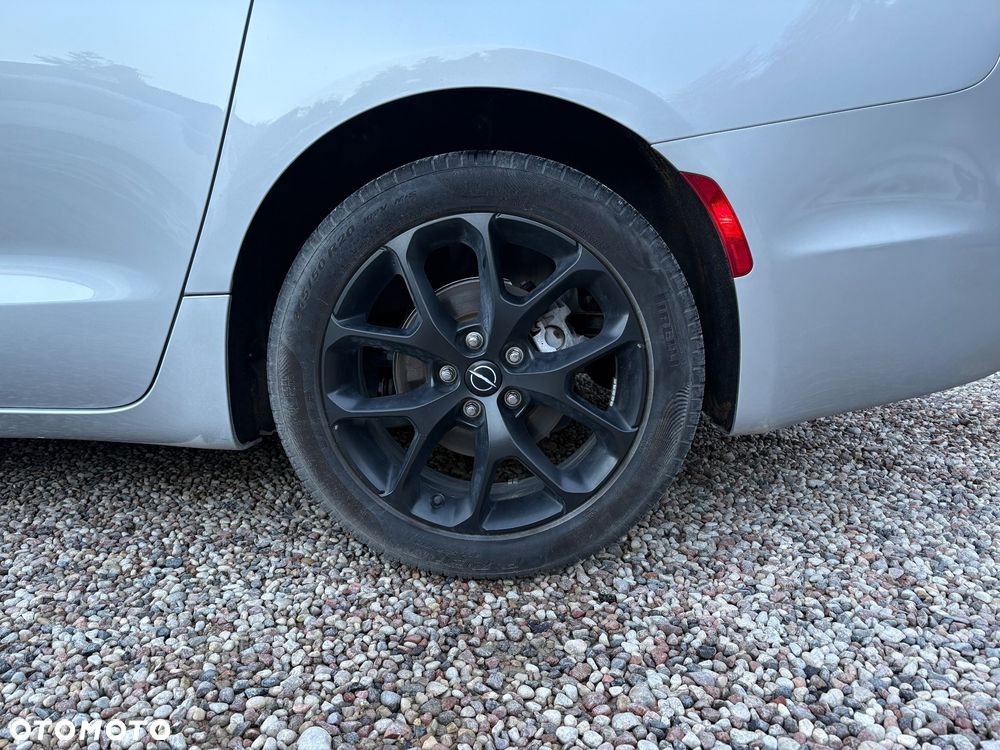 Chrysler Pacifica - 7