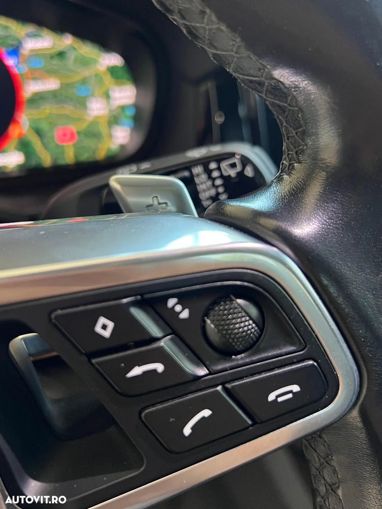 Porsche Cayenne - 19