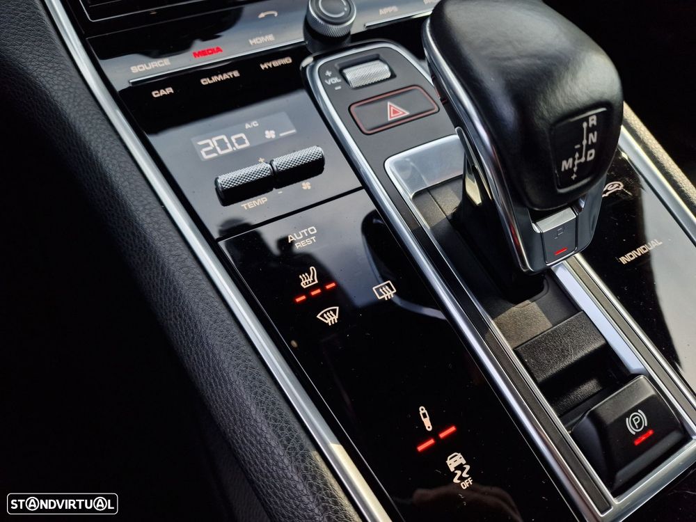 Porsche Panamera 4 E-Hybrid - 31