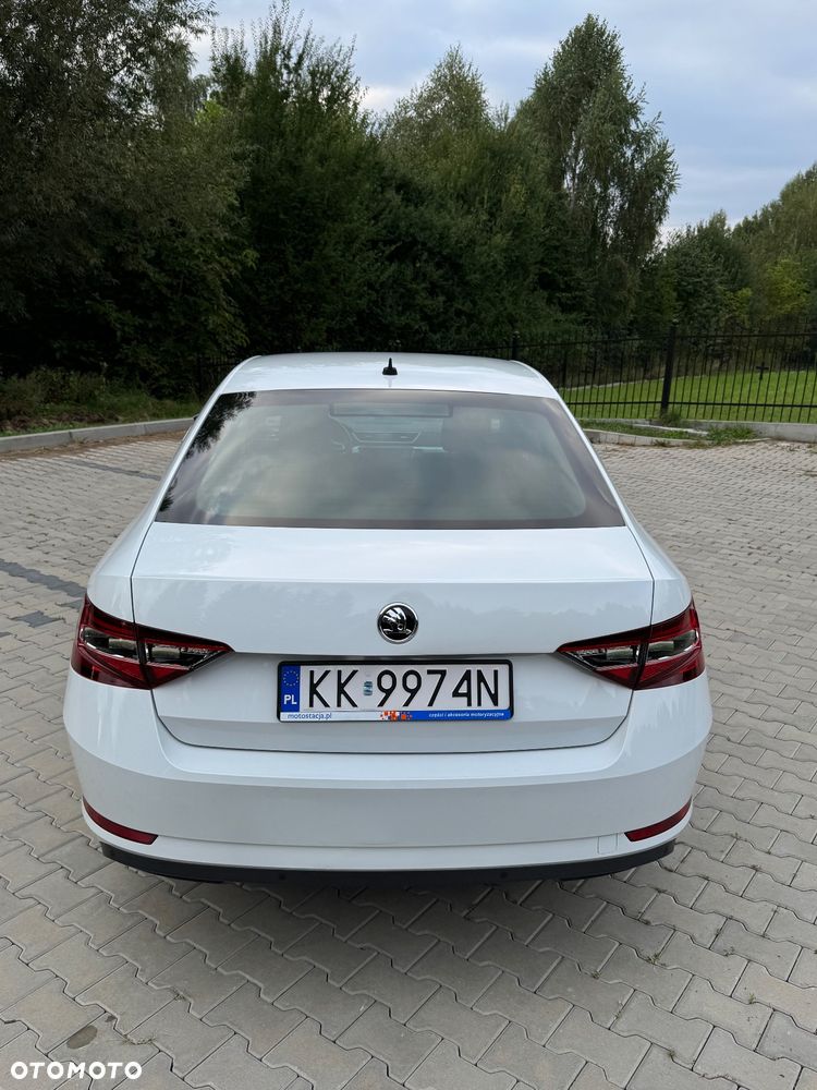 Skoda Superb 1.6 TDI Ambition DSG - 8