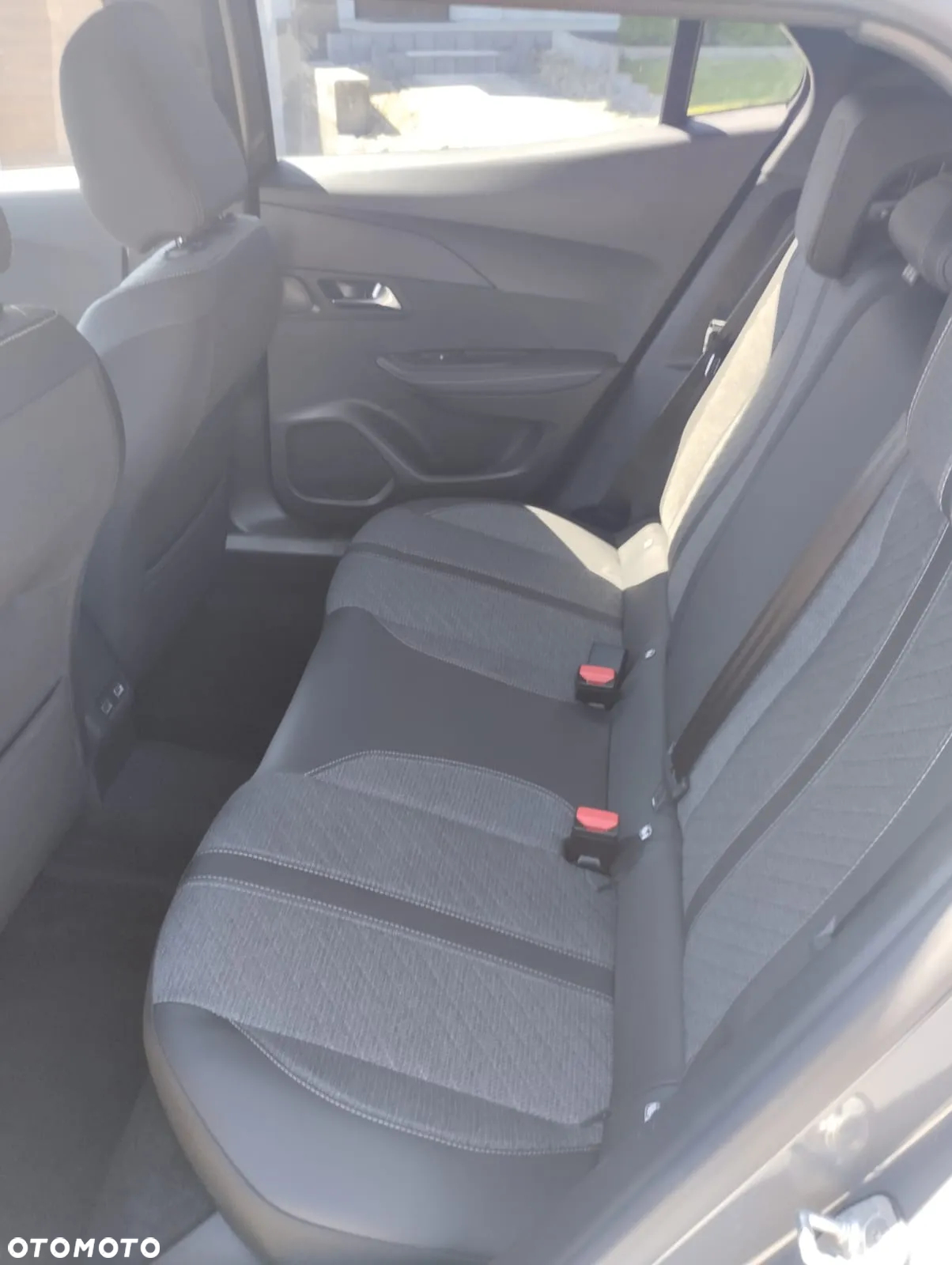 Peugeot 2008 PureTech 100 Allure - 6