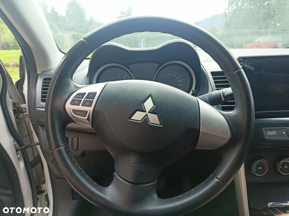 Mitsubishi Lancer 1.6 Invite - 16