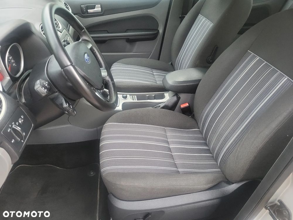Ford Focus 2.0 16V Style+ - 37
