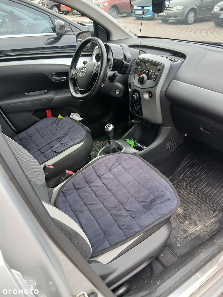 Toyota Aygo x-play - 6