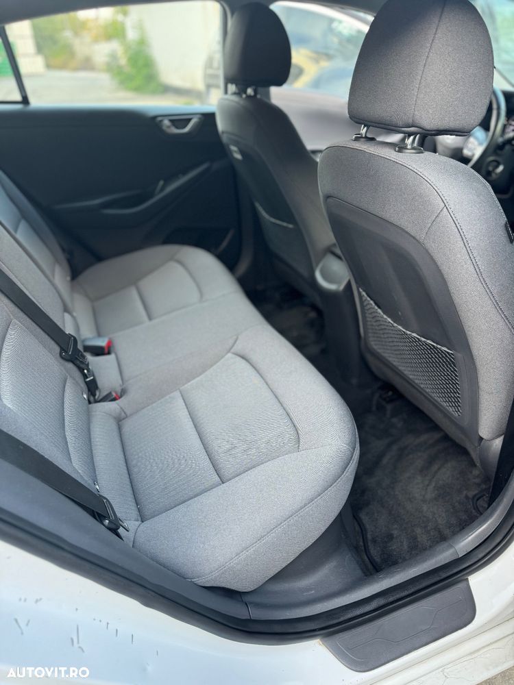 Hyundai IONIQ - 23