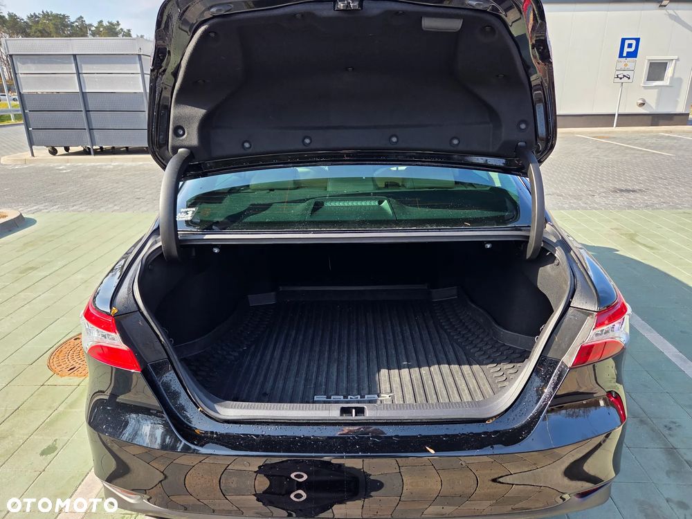 Toyota Camry 2.5 Hybrid Executive CVT - 28