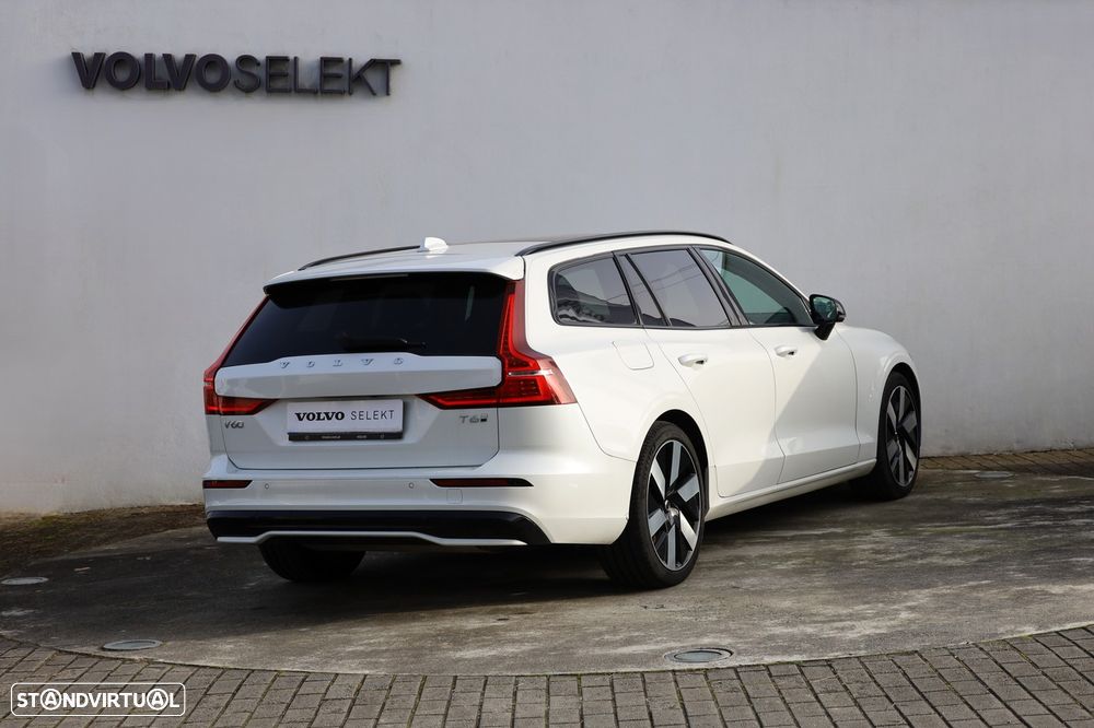 Volvo V60 2.0 T6 AWD TE Plus Dark - 3