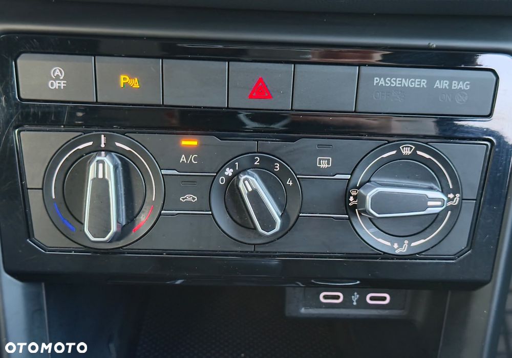 Volkswagen T-Cross - 30