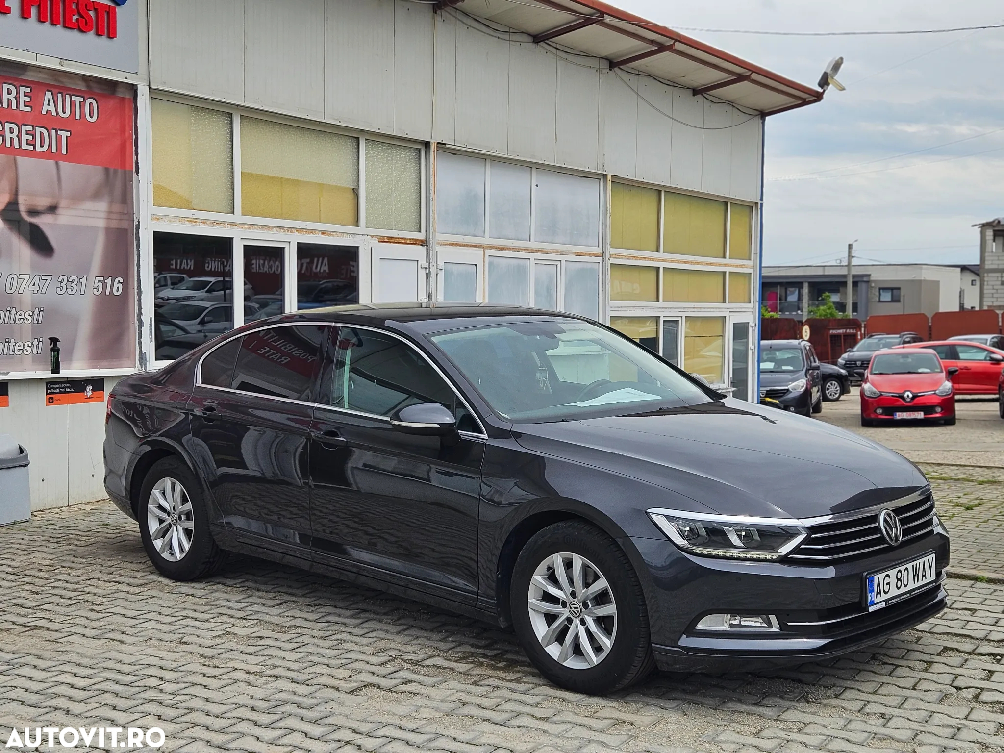 Volkswagen Passat - 4