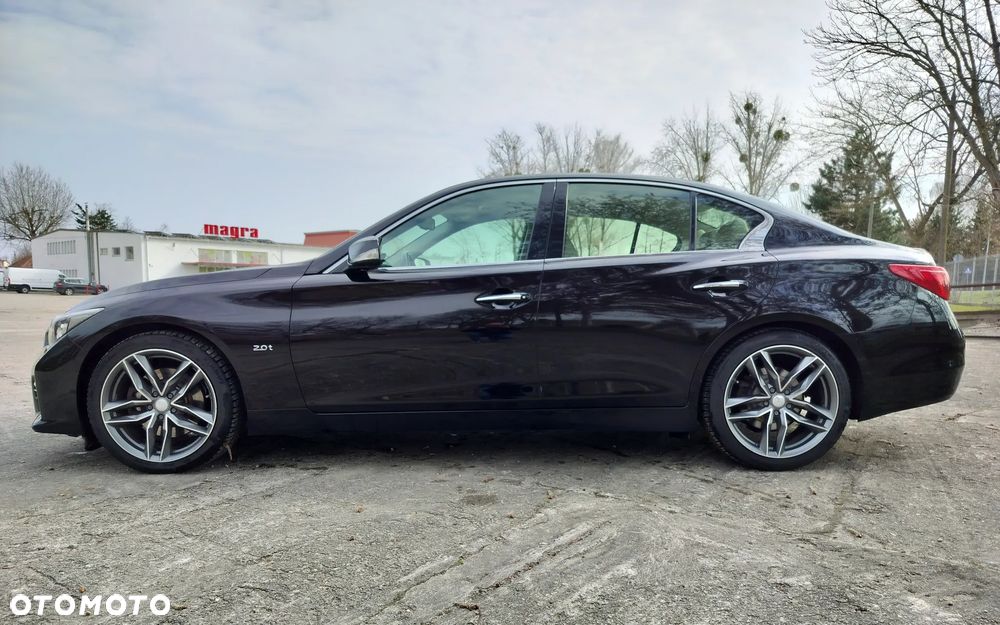 Infiniti Q50 2.0t Sport Sound Studio by Bose - 3