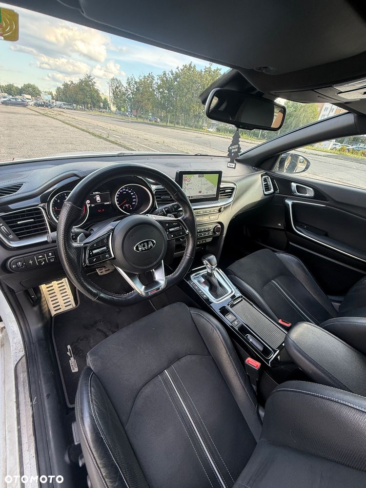 Kia ProCeed - 12