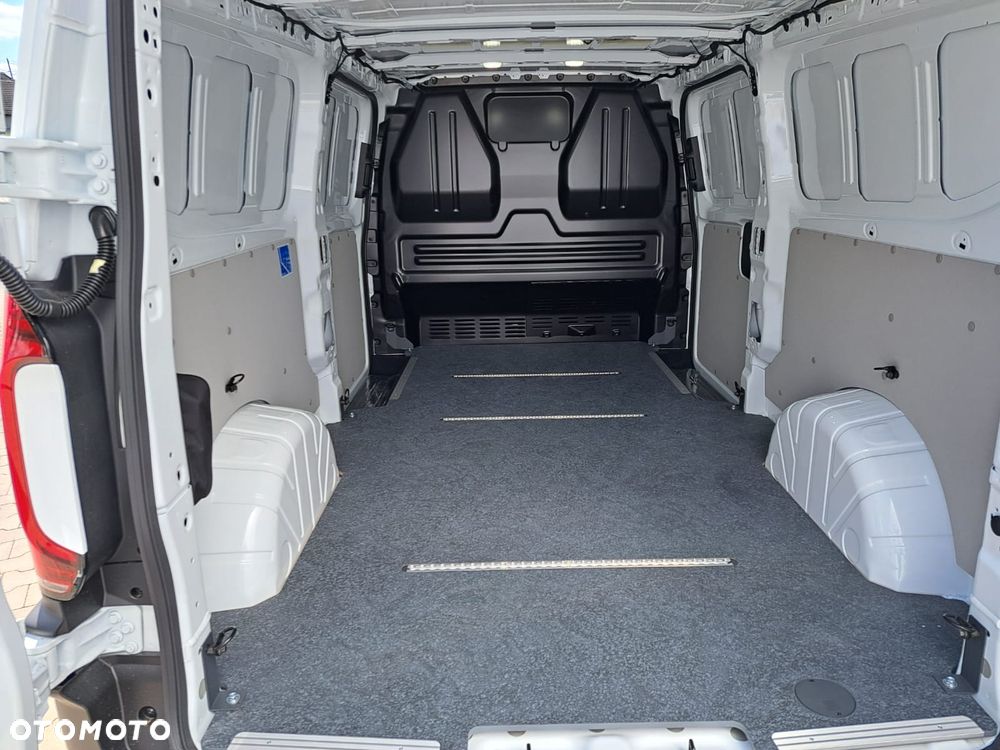 Volkswagen T7 Furgon - 12