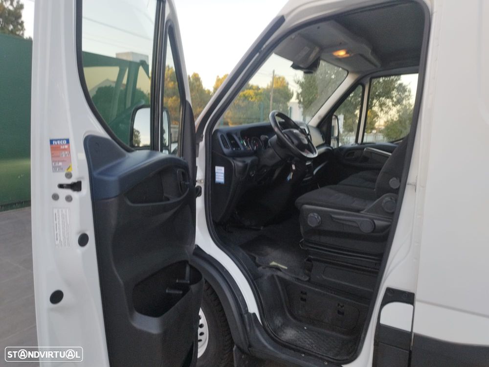 Iveco Daily 35S16 L3H2  Caixa automática 8 velocidades - 16