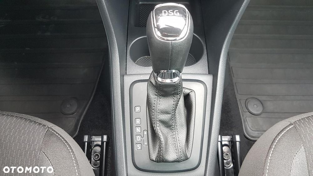 Skoda RAPID 1.4 TSI DSG Ambition - 38