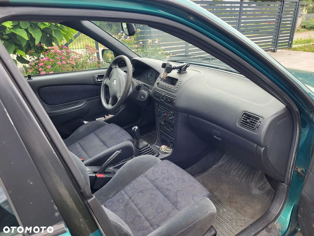 Toyota Corolla 1.4 Terra1 - 3