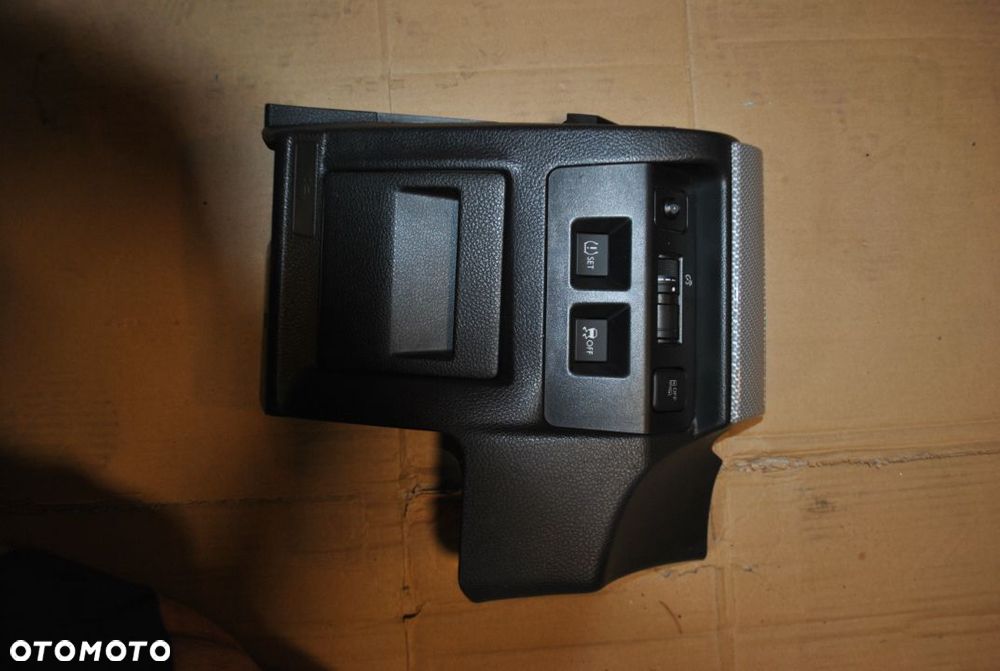 Panel przełączniki Subaru Levorg - 2