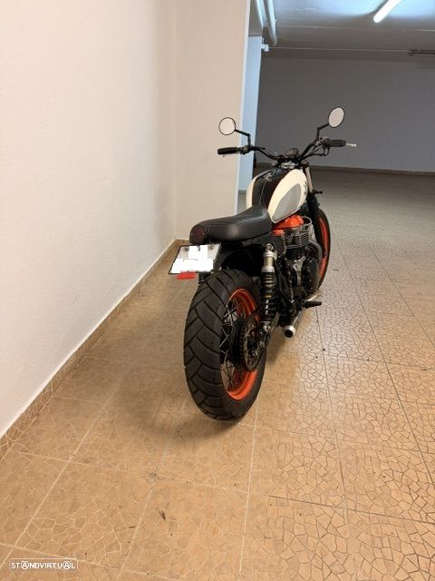 Triumph Bonneville - 5