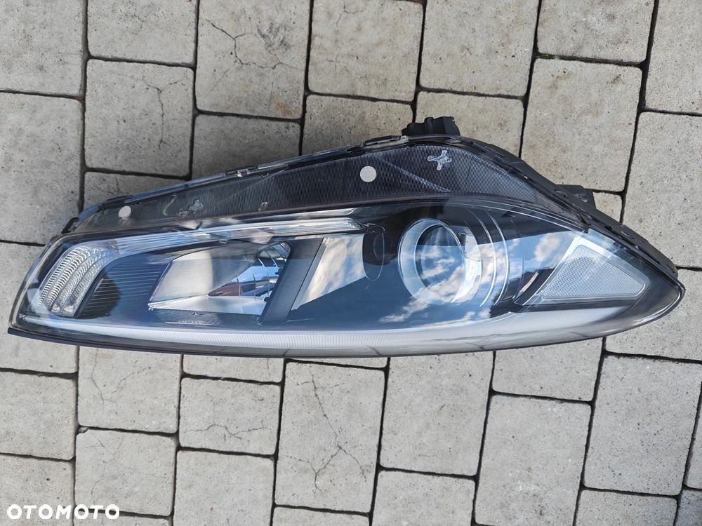 Hyundai Tuscon III  2015-2020 lampa przód  92102-D7000
