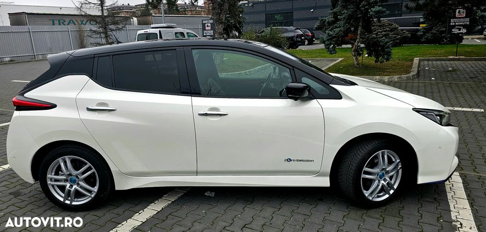 Nissan LEAF Tekna - 12