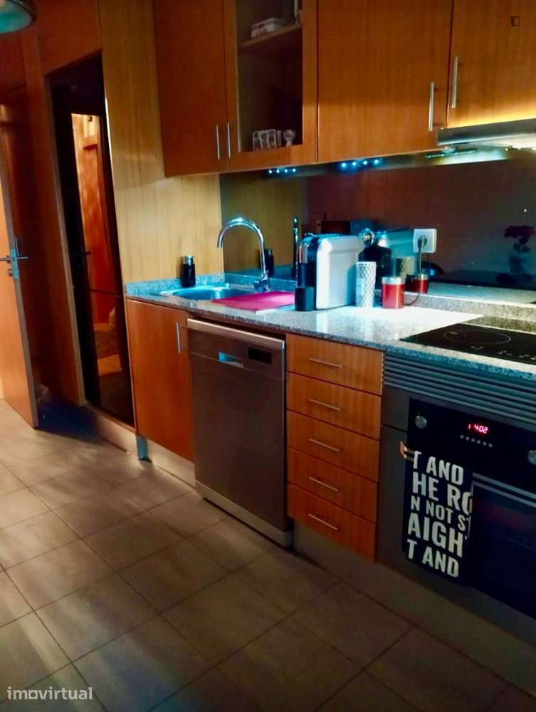Apartamento com 1 quartos - localizado em Valongo Porto - Grande imagem: 3/51