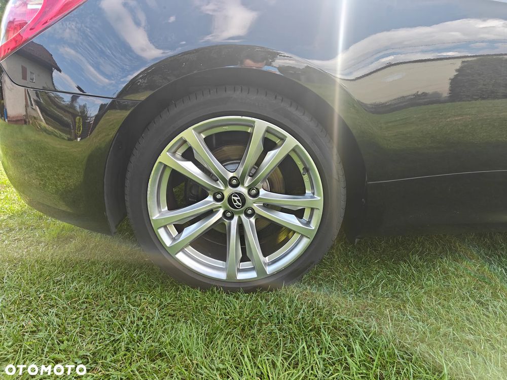 Hyundai Genesis Coupe 3.8 V6 Automatik - 10