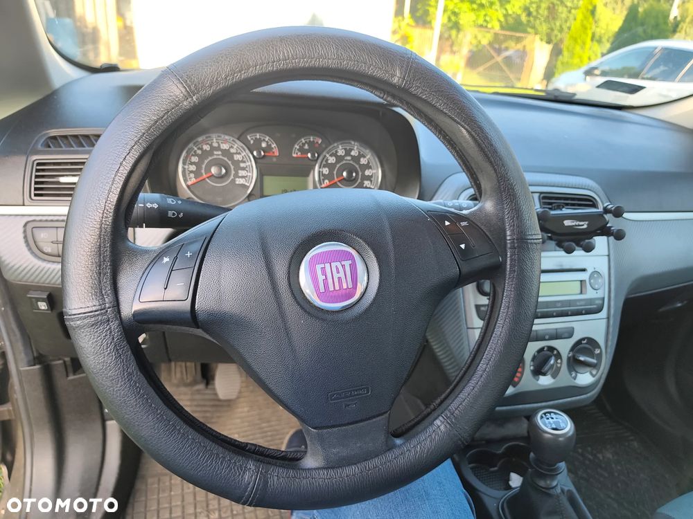 Fiat Punto 1.2 8V - 5