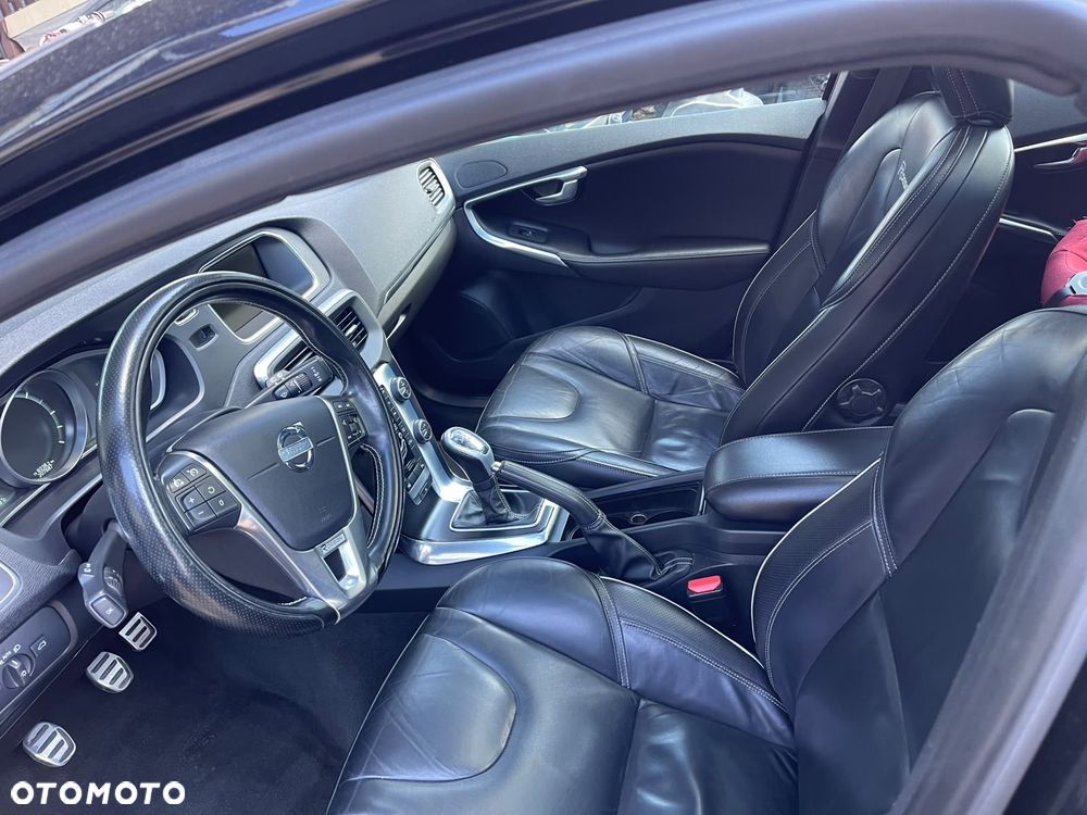Volvo V40 D2 R-Design - 2