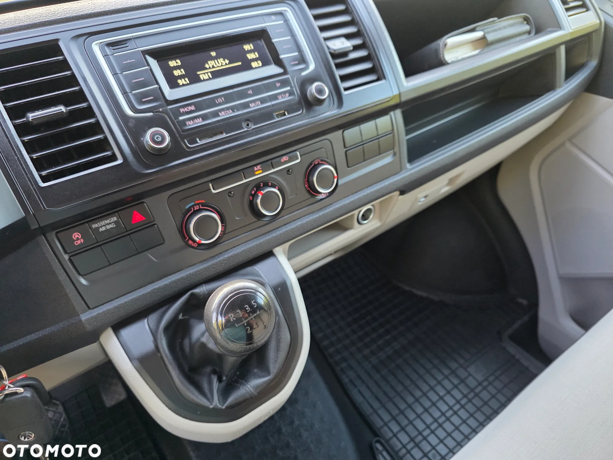 Volkswagen Transporter Long L2H1 - 18