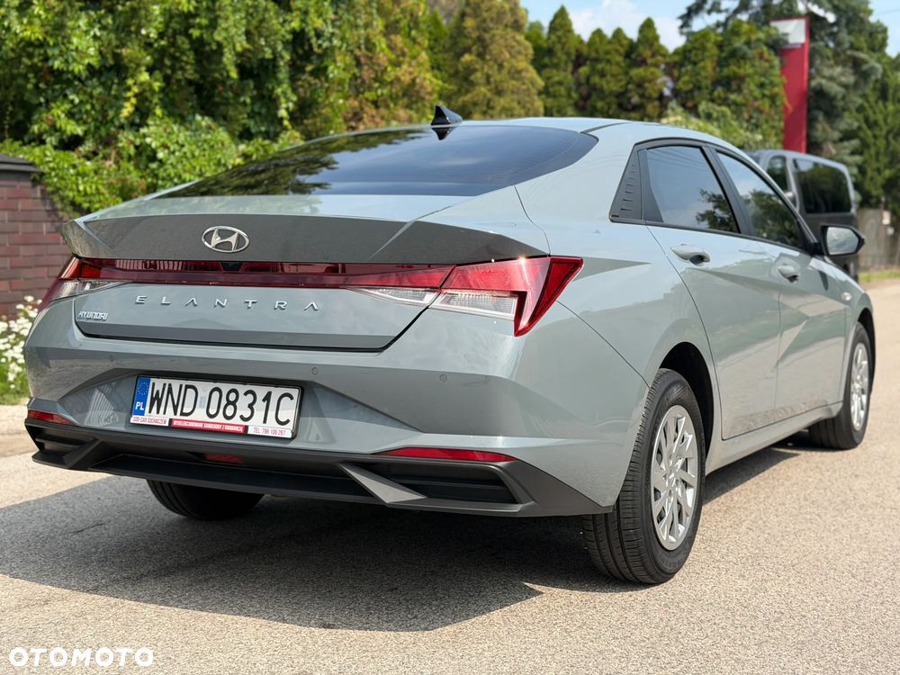 Hyundai Elantra 1.6 Modern CVT - 4