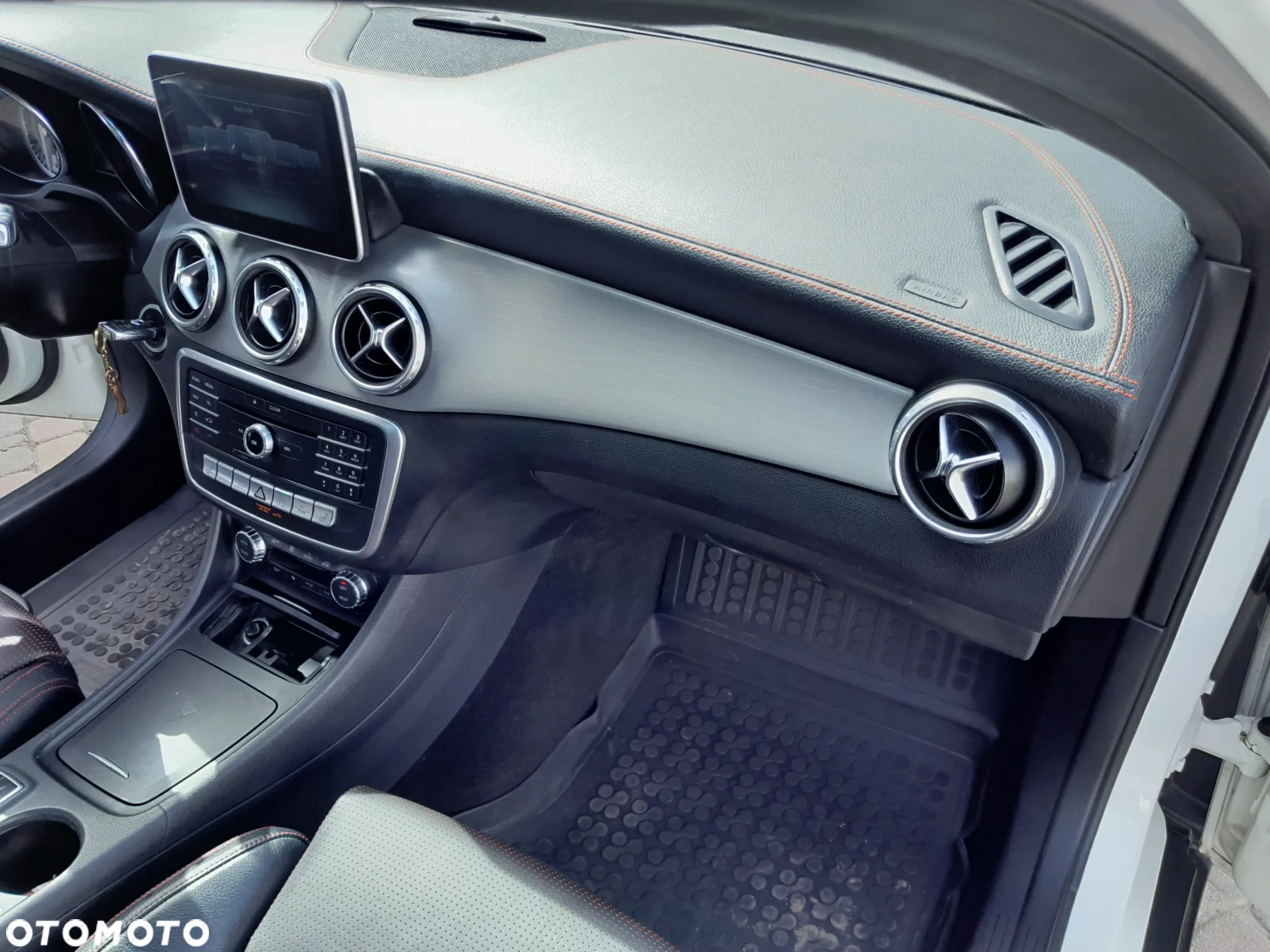Mercedes-Benz GLA 220 CDI 7G-DCT AMG Line - 12