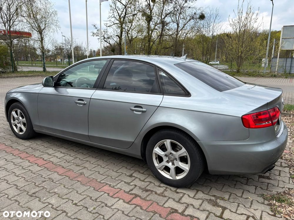 Audi A4 Limousine - 5