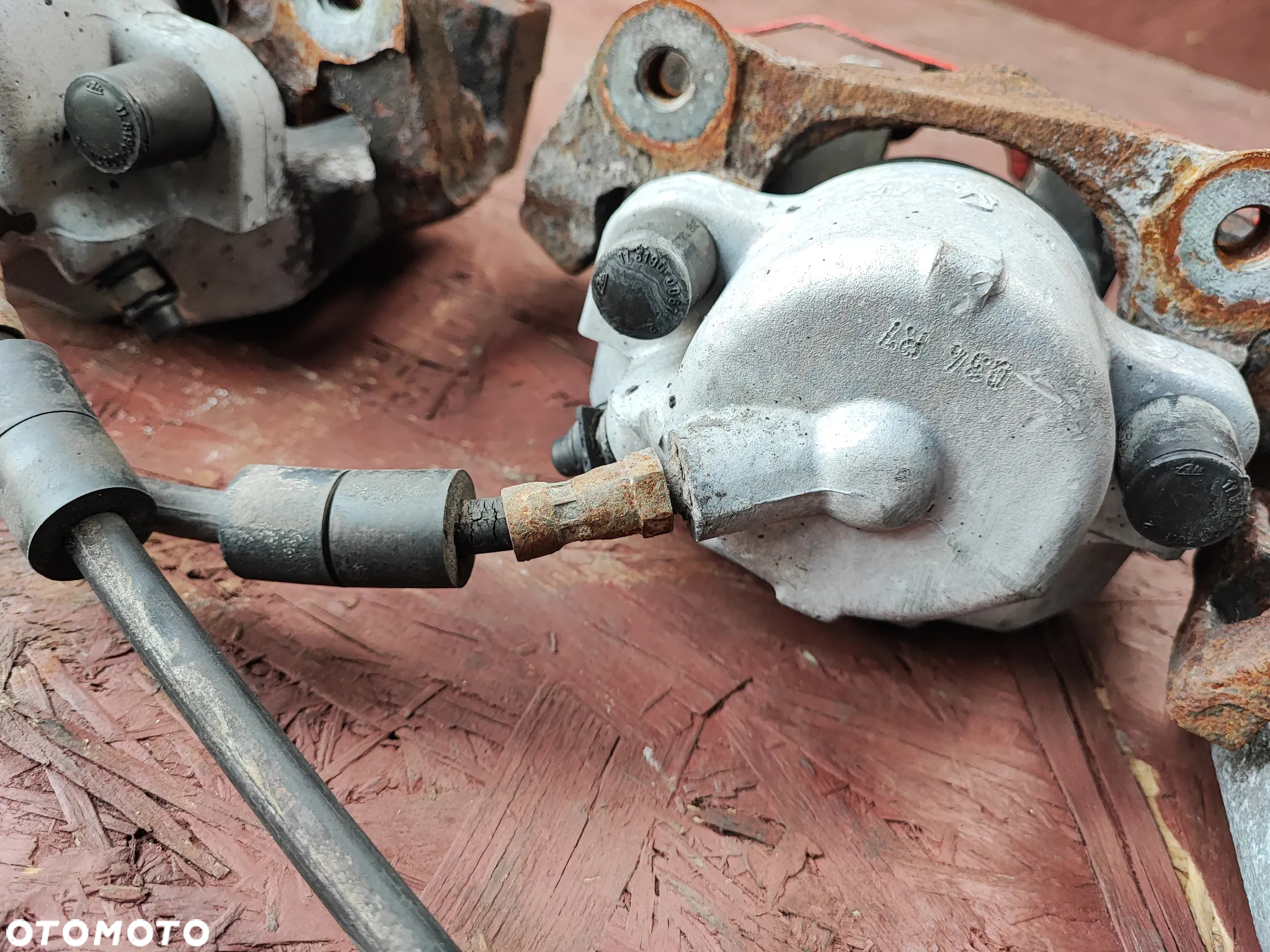 BMW E39 SEDAN ORYGINALNY KOMPLET ZACISKÓW PRZÓD 296MM + TYŁ 298MM O NR.  34 21 1 163 648 /  34 21 1 163 650 /   34 21 1 163 649 OEM W BARDZO DOBRYM STANIE - 21
