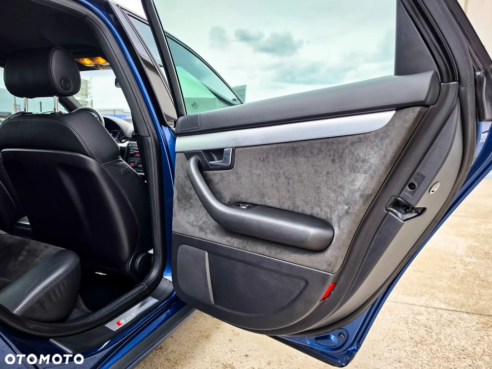 Audi A4 Limousine - 17