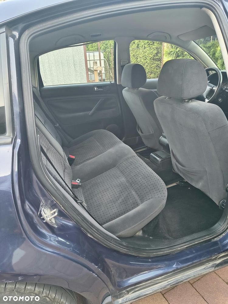 Volkswagen Passat - 9