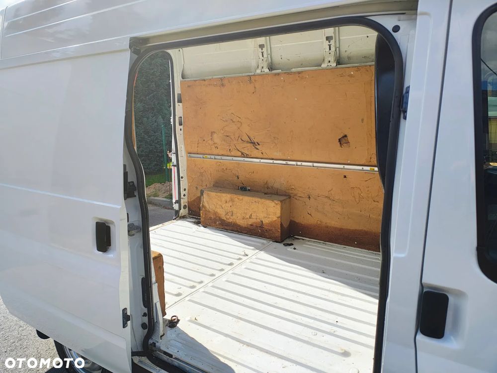 Ford Transit - 26