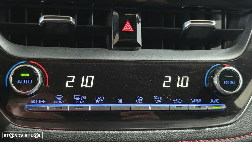 Toyota Corolla 2.0 Hybrid Exclusive - 19