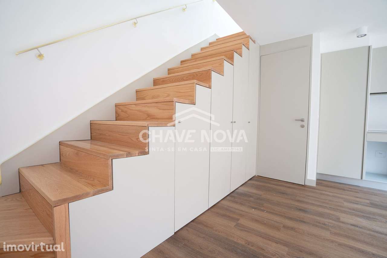 Vila T1 com jardim em Bonjardim - Grande imagem: 5/13