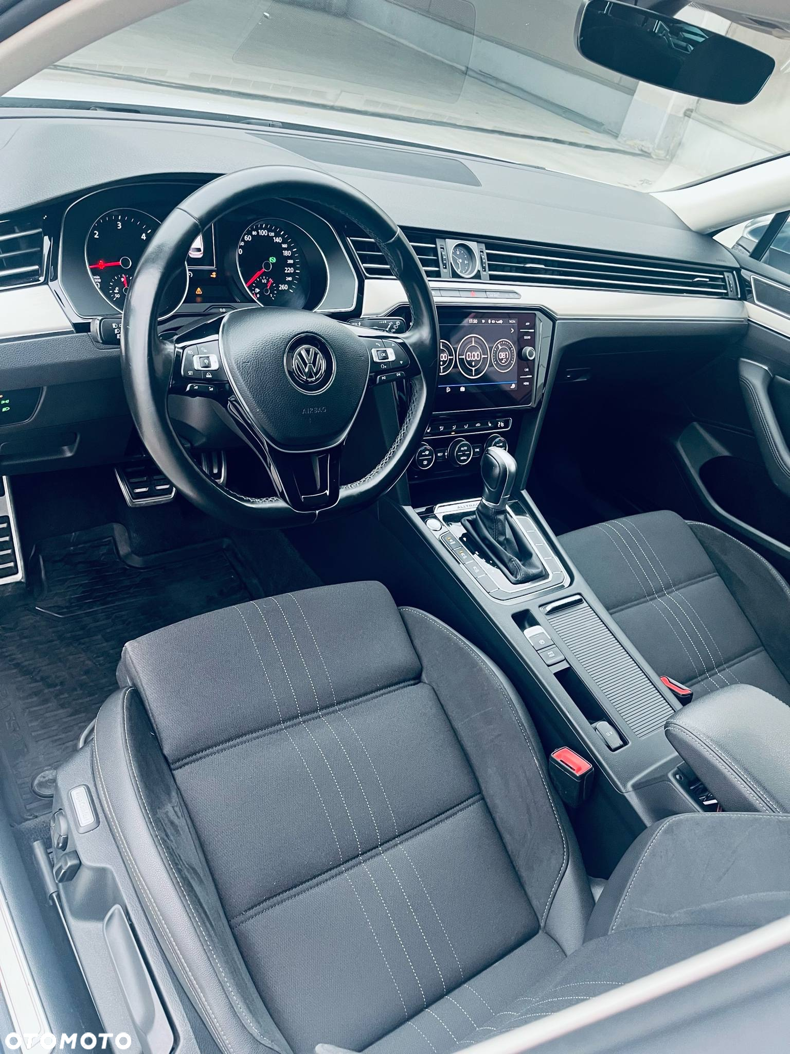 Volkswagen Passat 2.0 TDI 4Mot Elegance DSG - 8