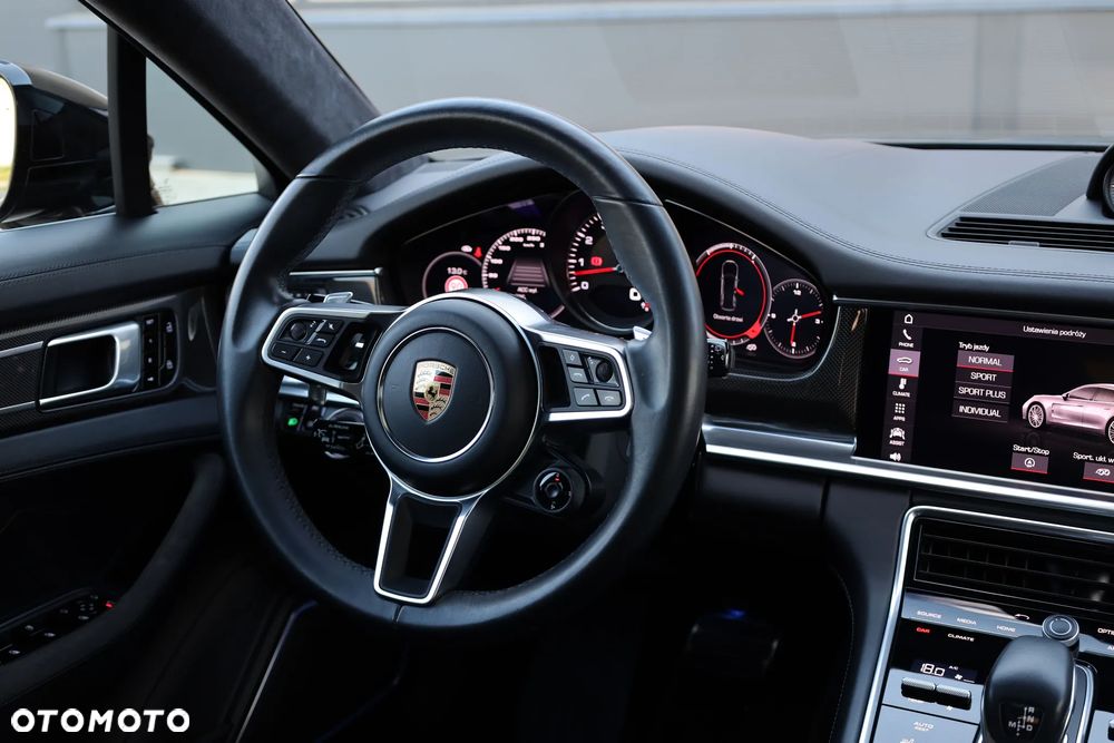 Porsche Panamera GTS - 30