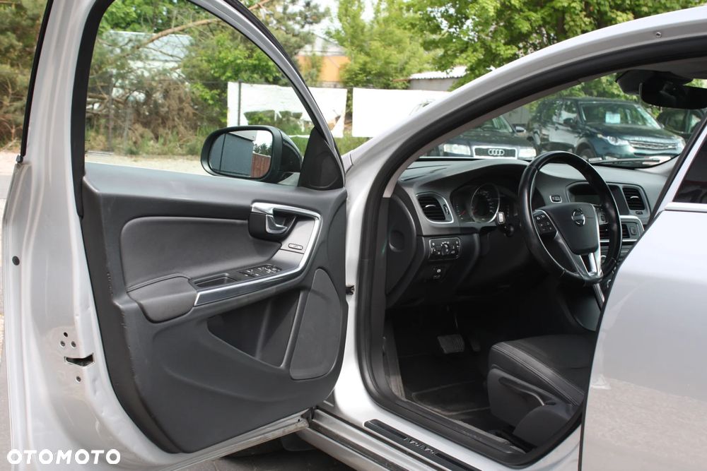 Volvo S60 D3 Geartronic Momentum - 8
