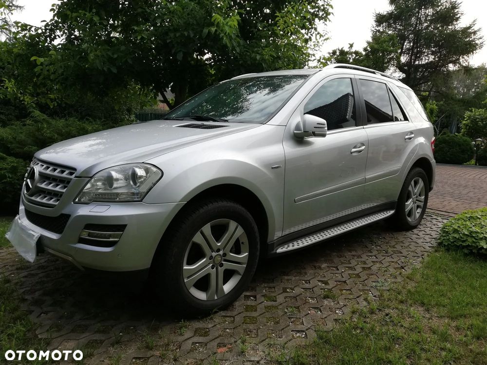 Mercedes-Benz ML 350 BlueTec 4-Matic - 4
