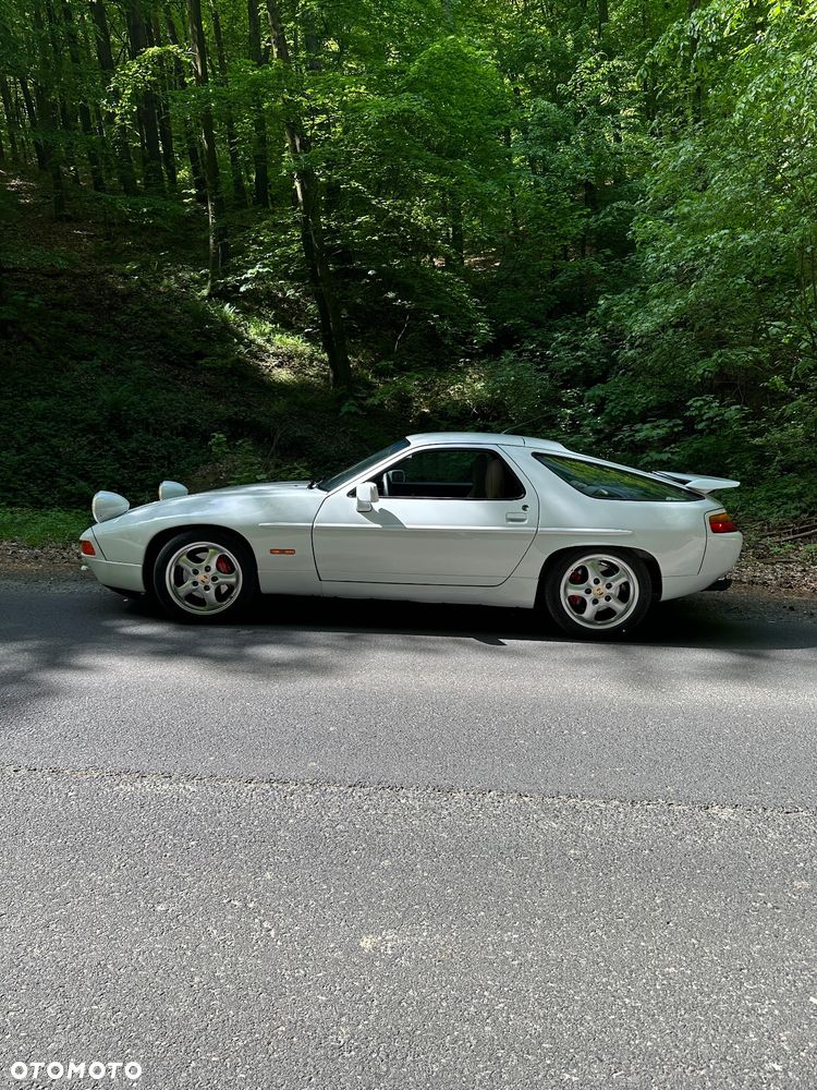 Porsche 928 S4 - 3