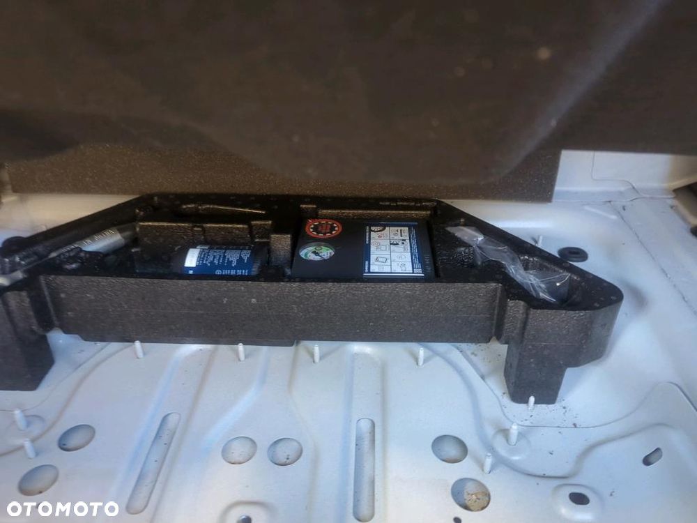 Volvo XC 40 T3 Momentum - 17