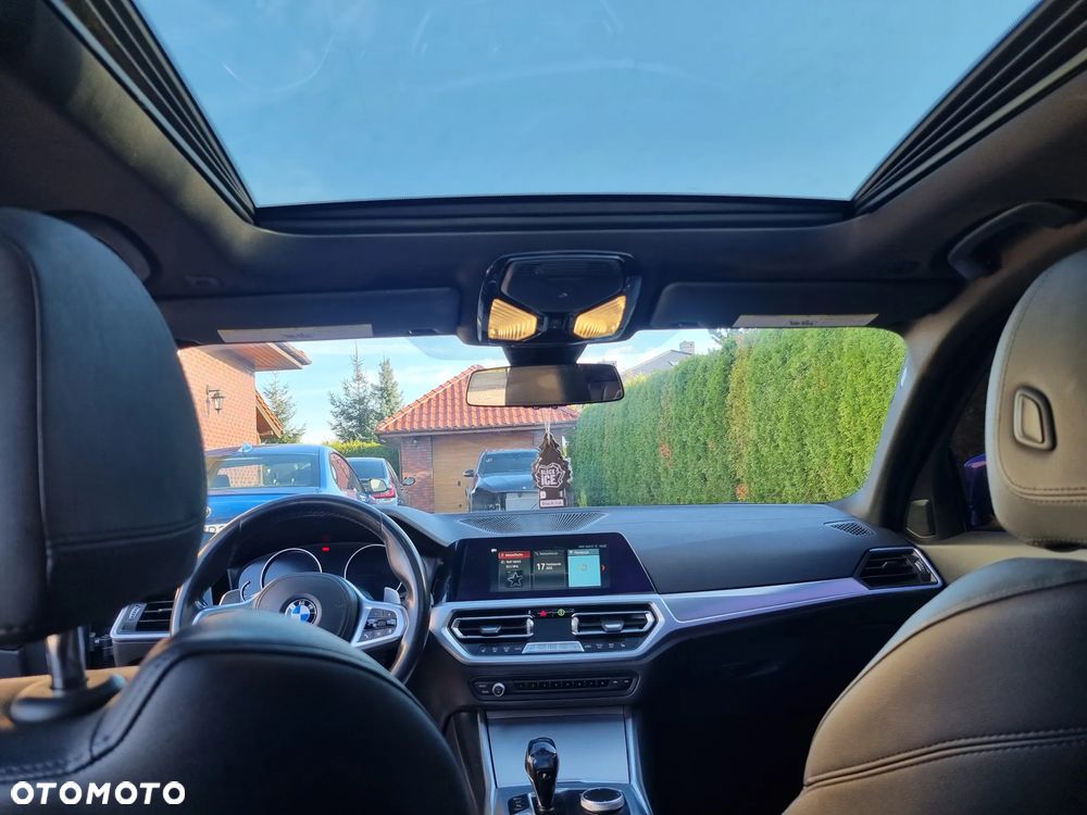 BMW Seria 3 330i M Sport - 9