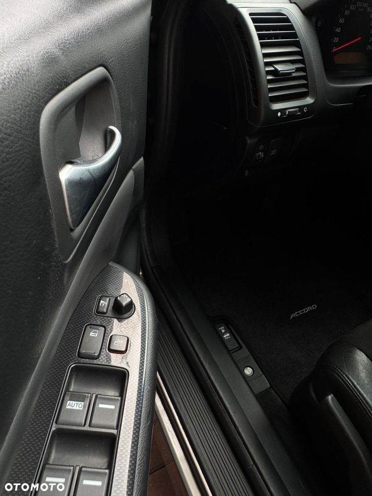 Honda Accord 2.0 Executive - 13