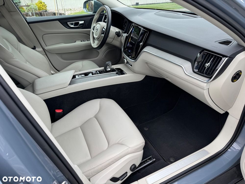 Volvo V60 B4 D Ultimate Dark - 9